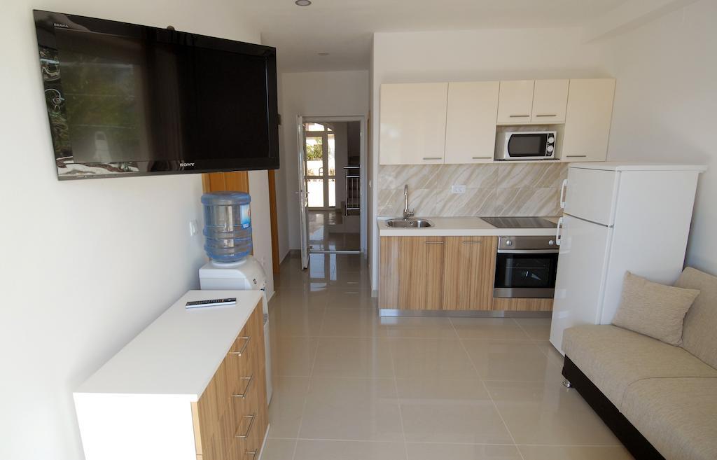 Paradise Resort Vanesa Vir Chambre photo