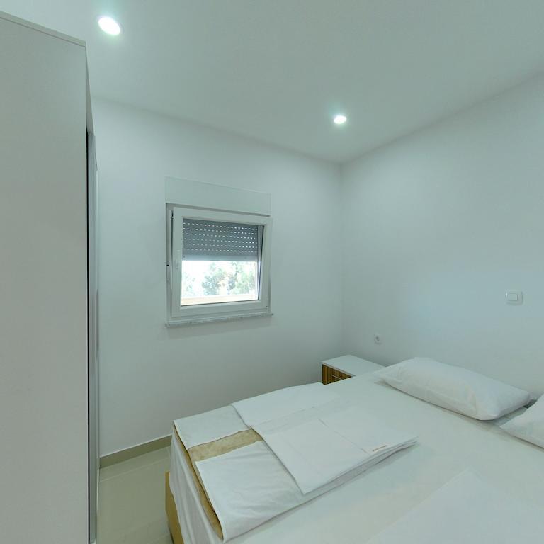 Paradise Resort Vanesa Vir Chambre photo