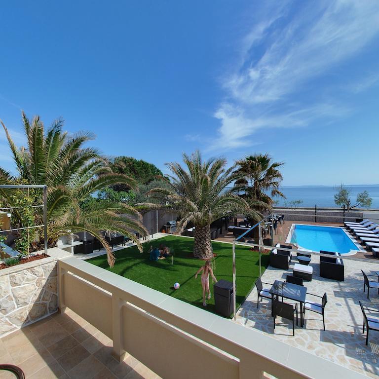 Paradise Resort Vanesa Vir Chambre photo