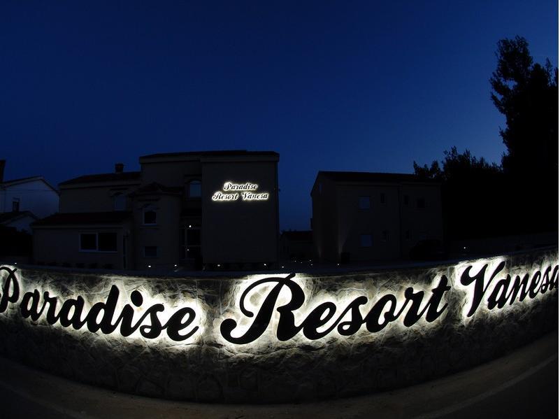 Paradise Resort Vanesa Vir Extérieur photo